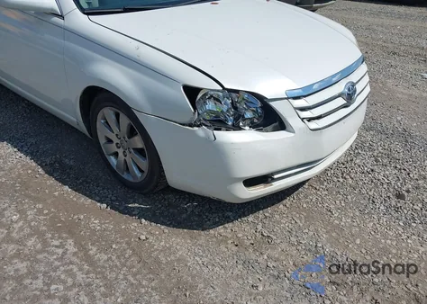 2005 Toyota Avalon Xls z USA, uszkodzony, nr VIN 4T1BK36B85U047205
